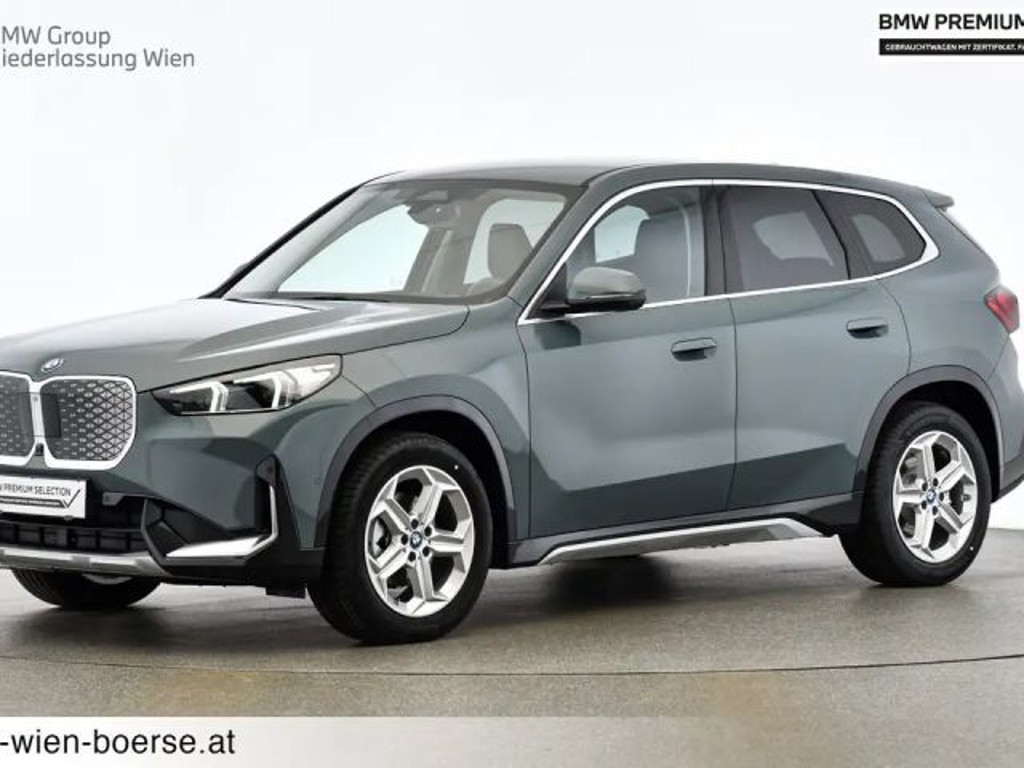 BMW iX1