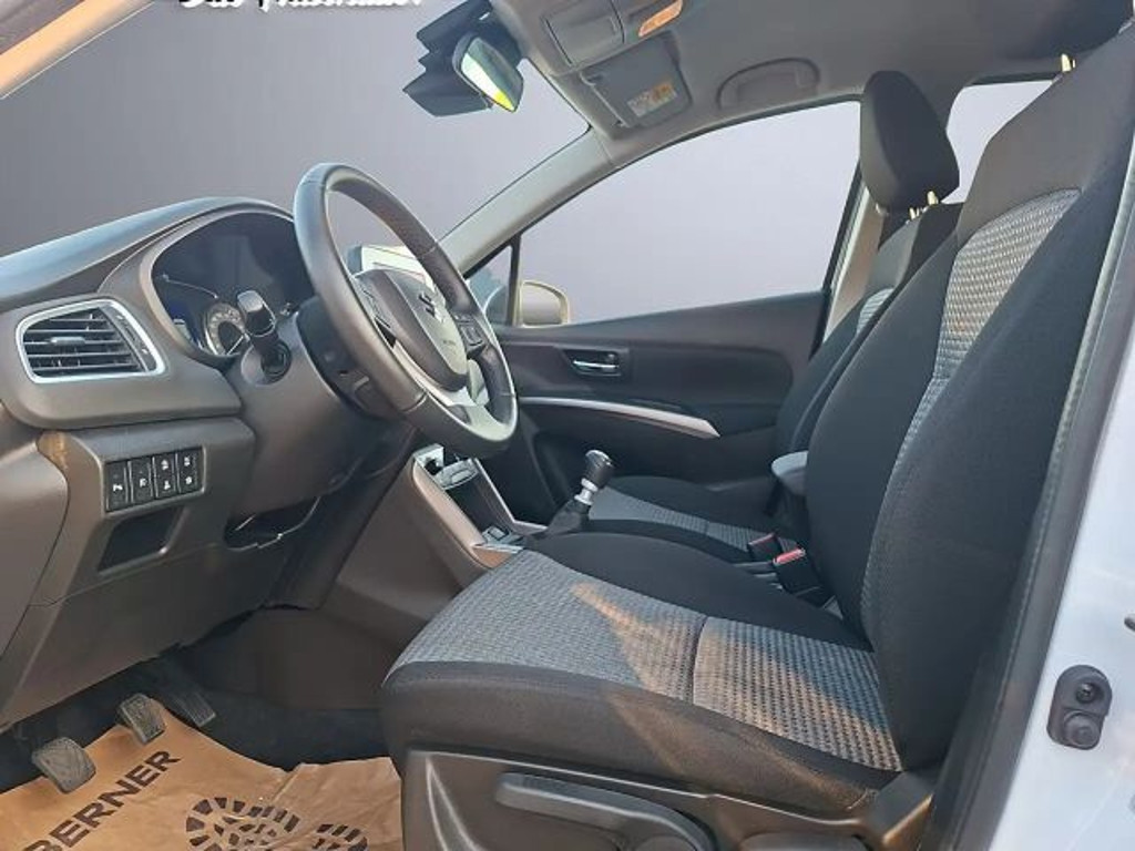 Suzuki S-Cross