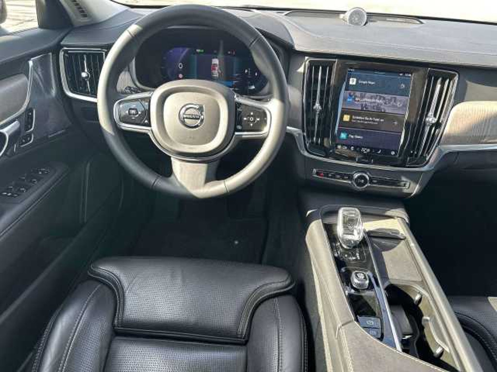 Volvo V90 Cross Country