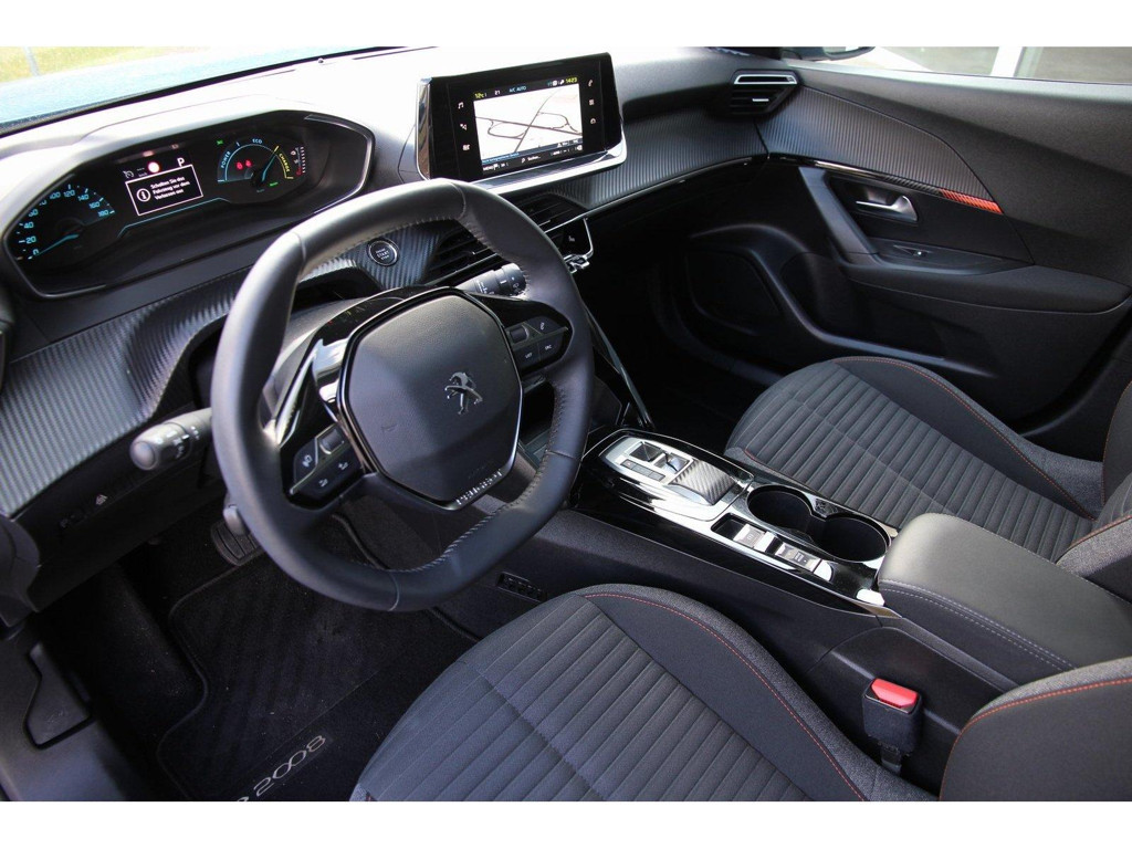 Peugeot e-2008