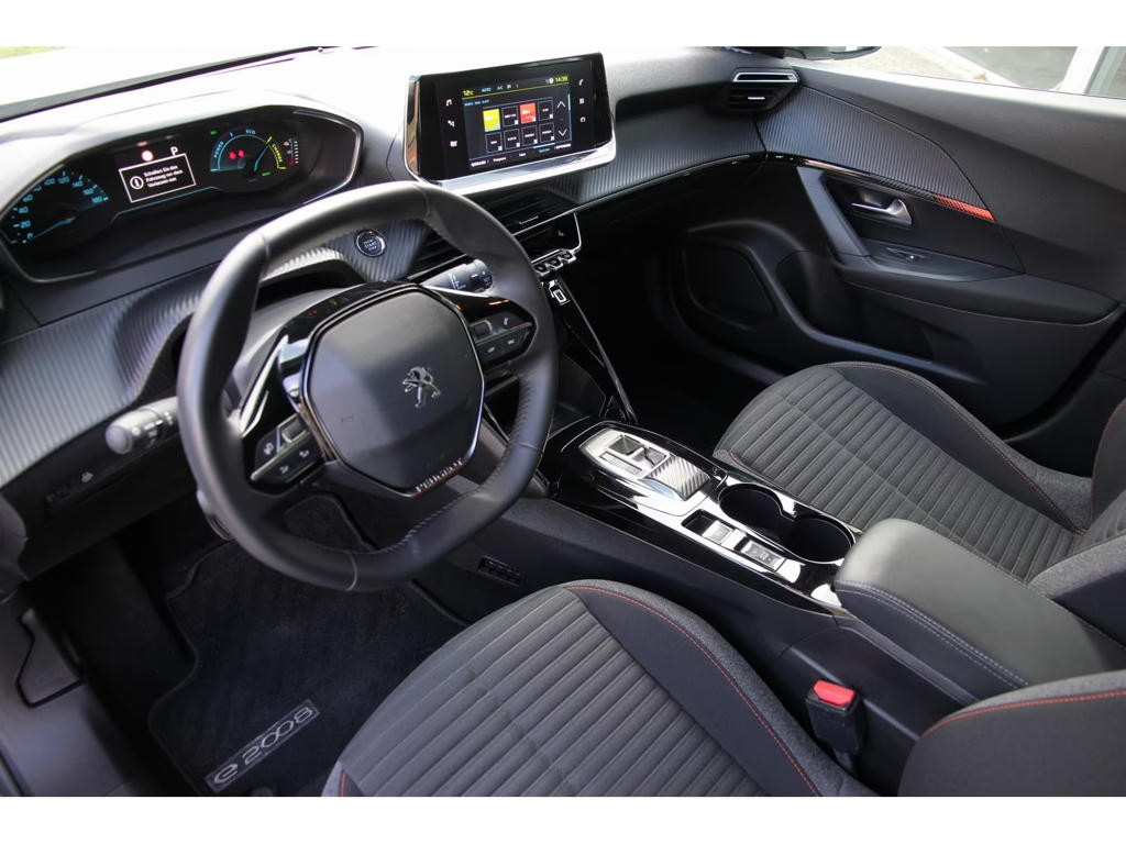 Peugeot e-2008
