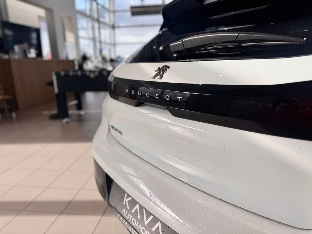 Peugeot e-208