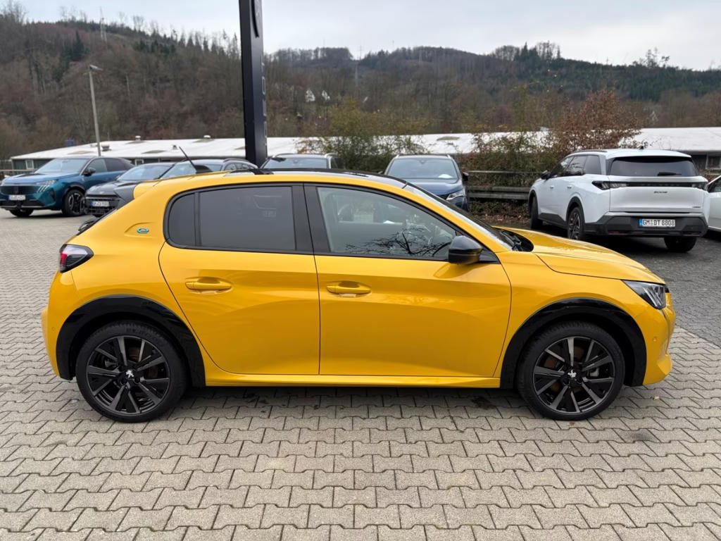 Peugeot e-208