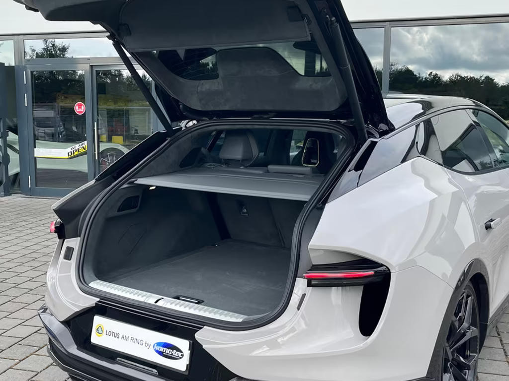 Lotus Eletre