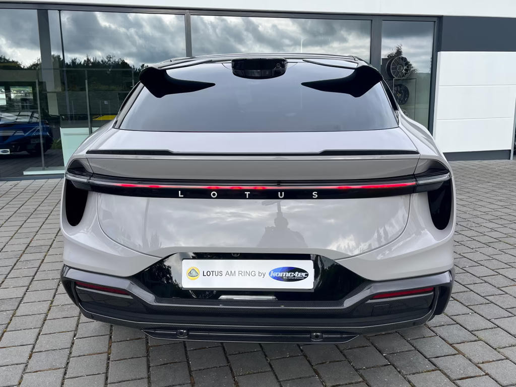 Lotus Eletre