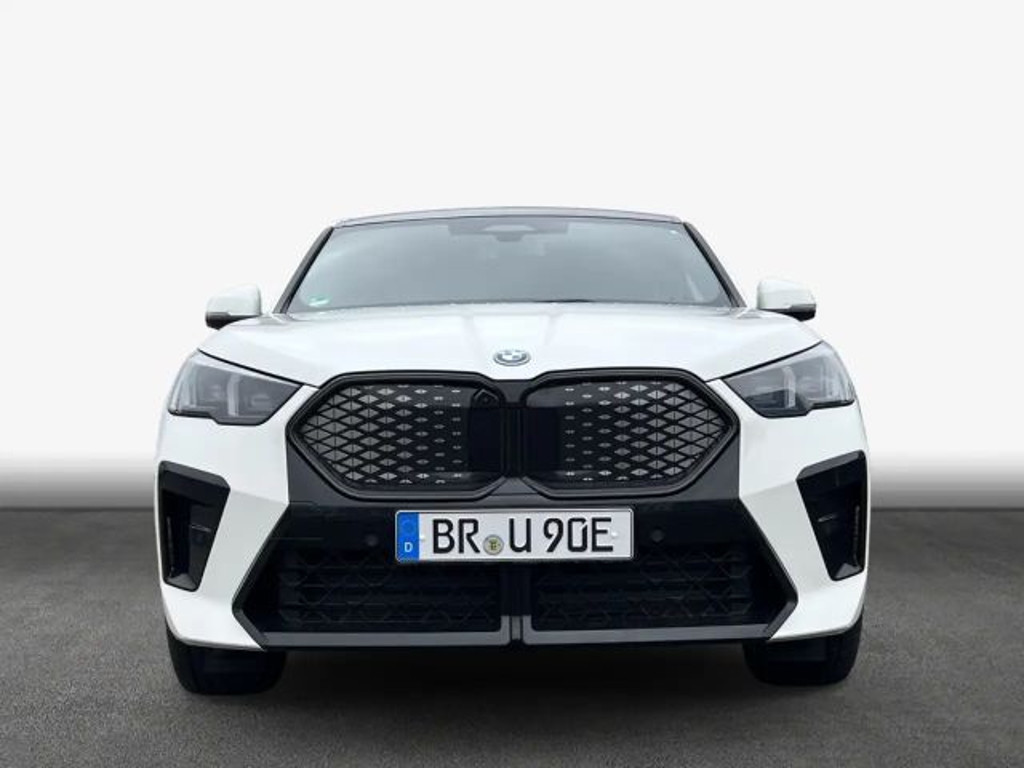 BMW iX2
