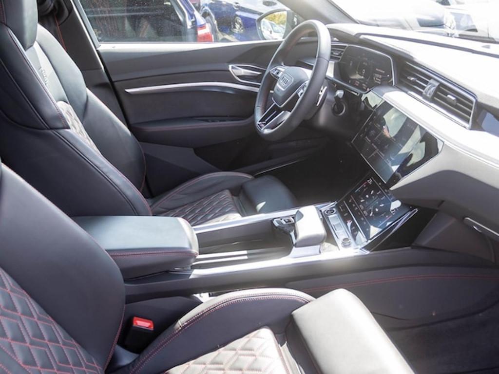 Audi Q8 e-tron
