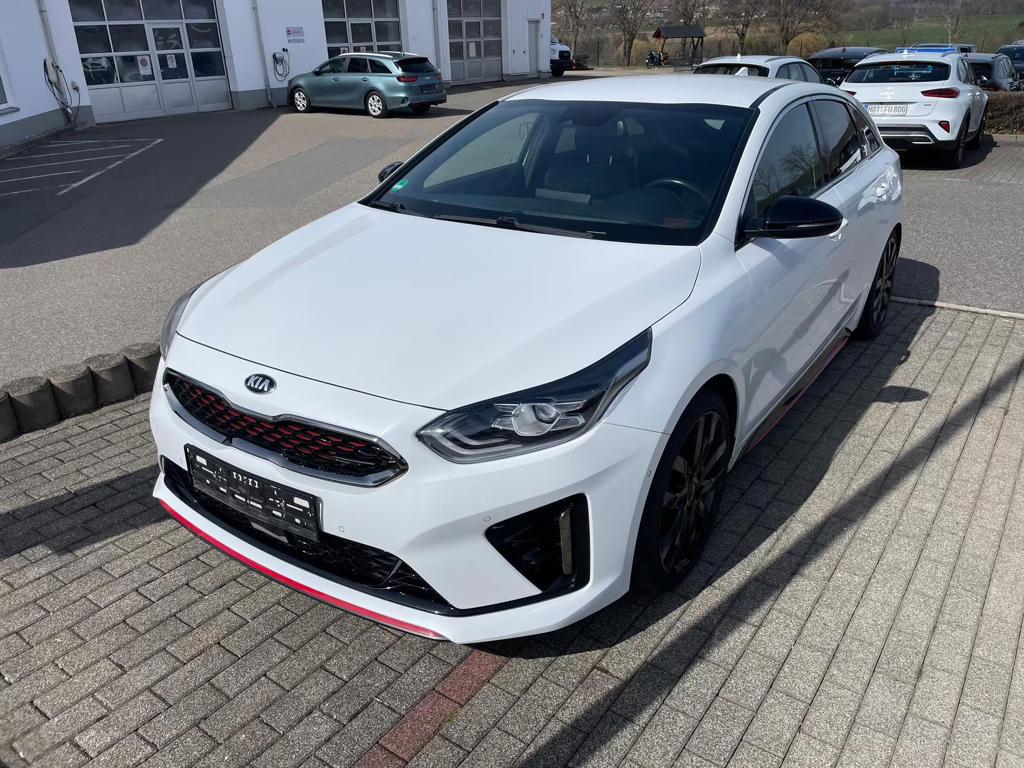 Kia ProCeed