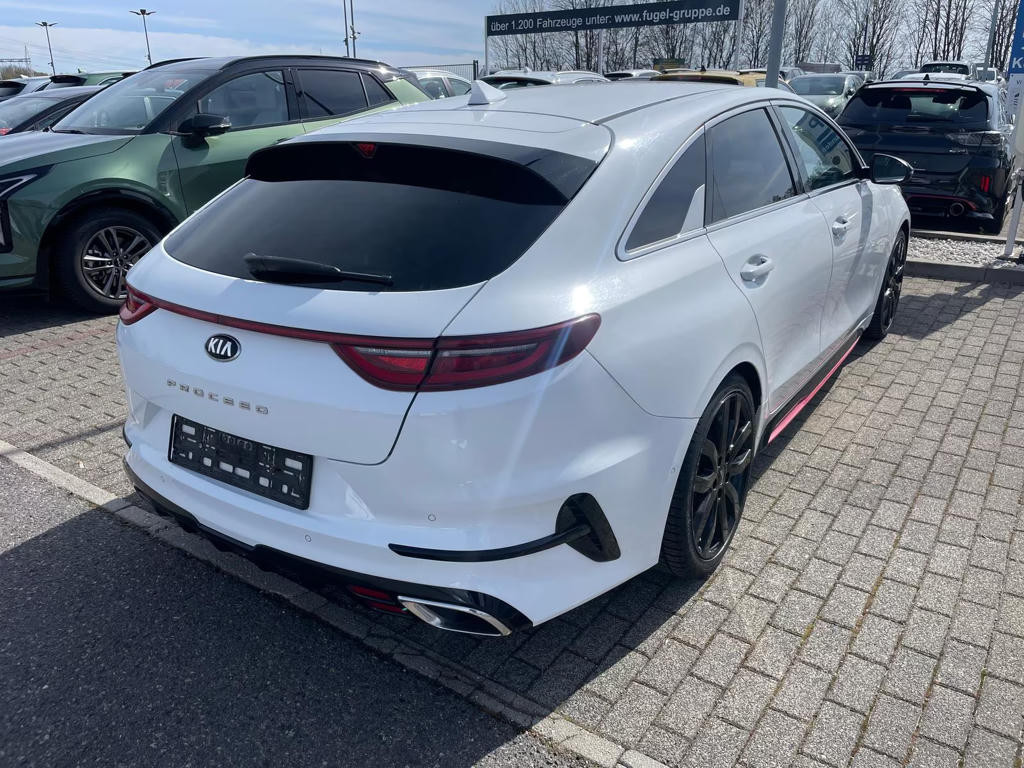 Kia ProCeed