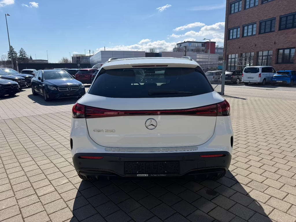 Mercedes-Benz EQA