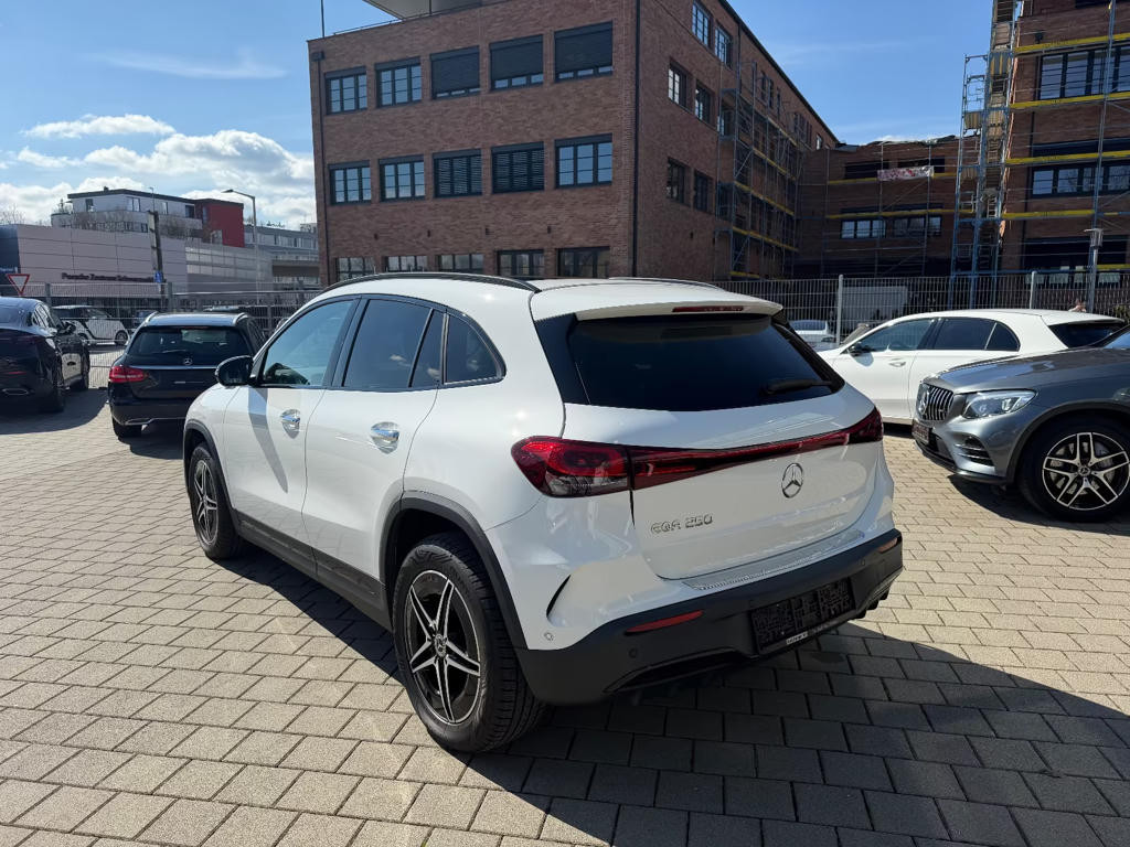 Mercedes-Benz EQA