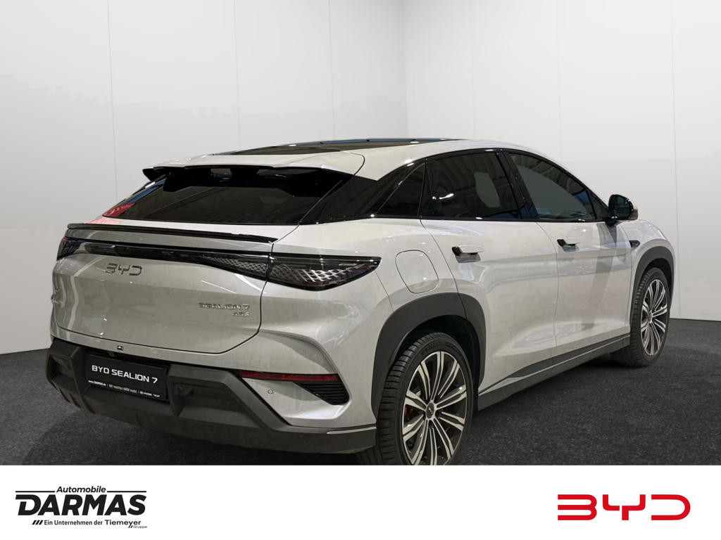 BYD Sealion 7