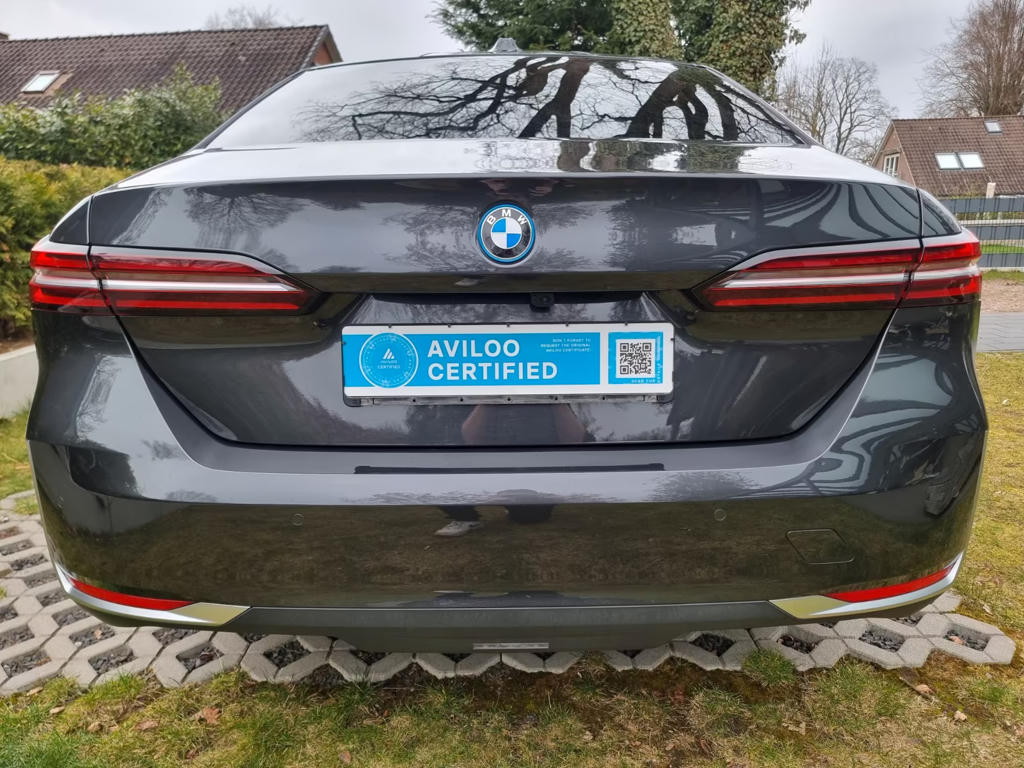 BMW i5