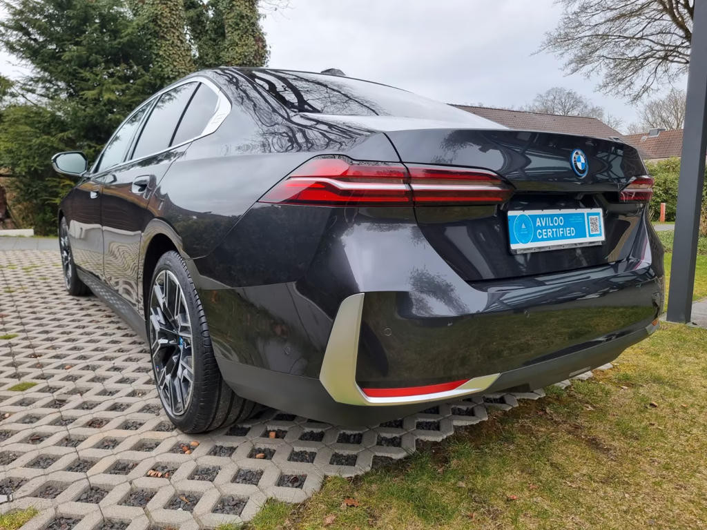 BMW i5