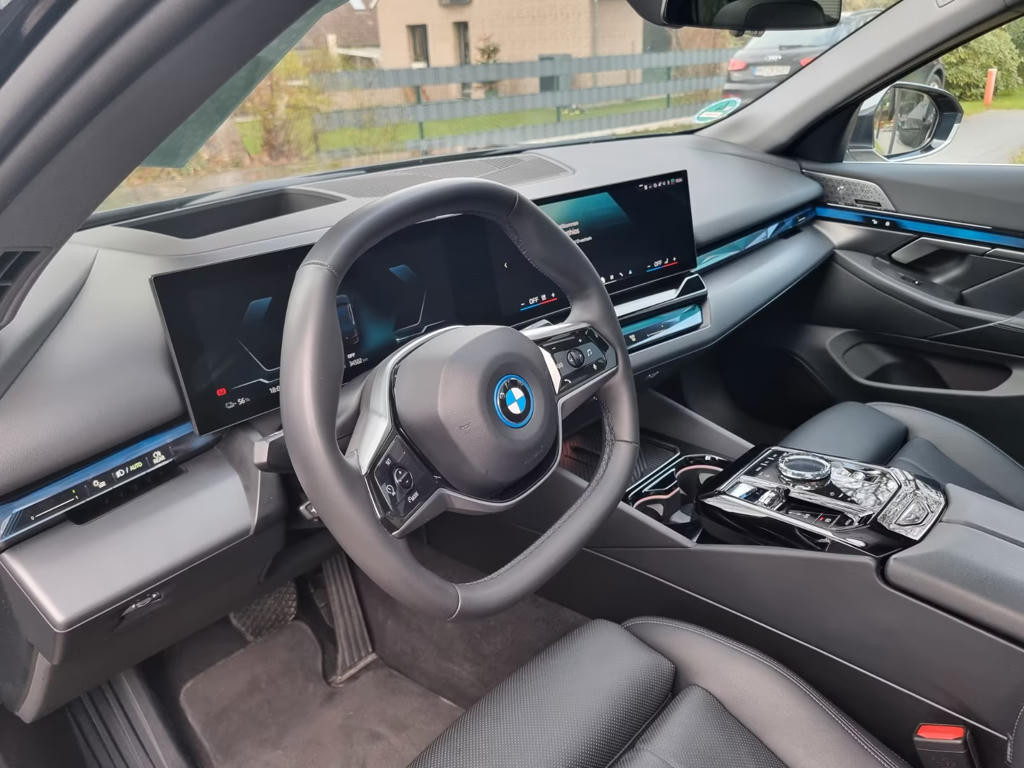 BMW i5