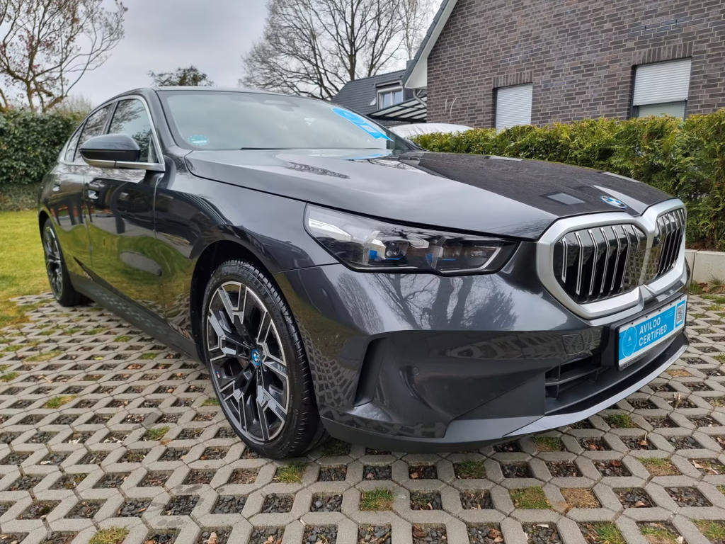 BMW i5