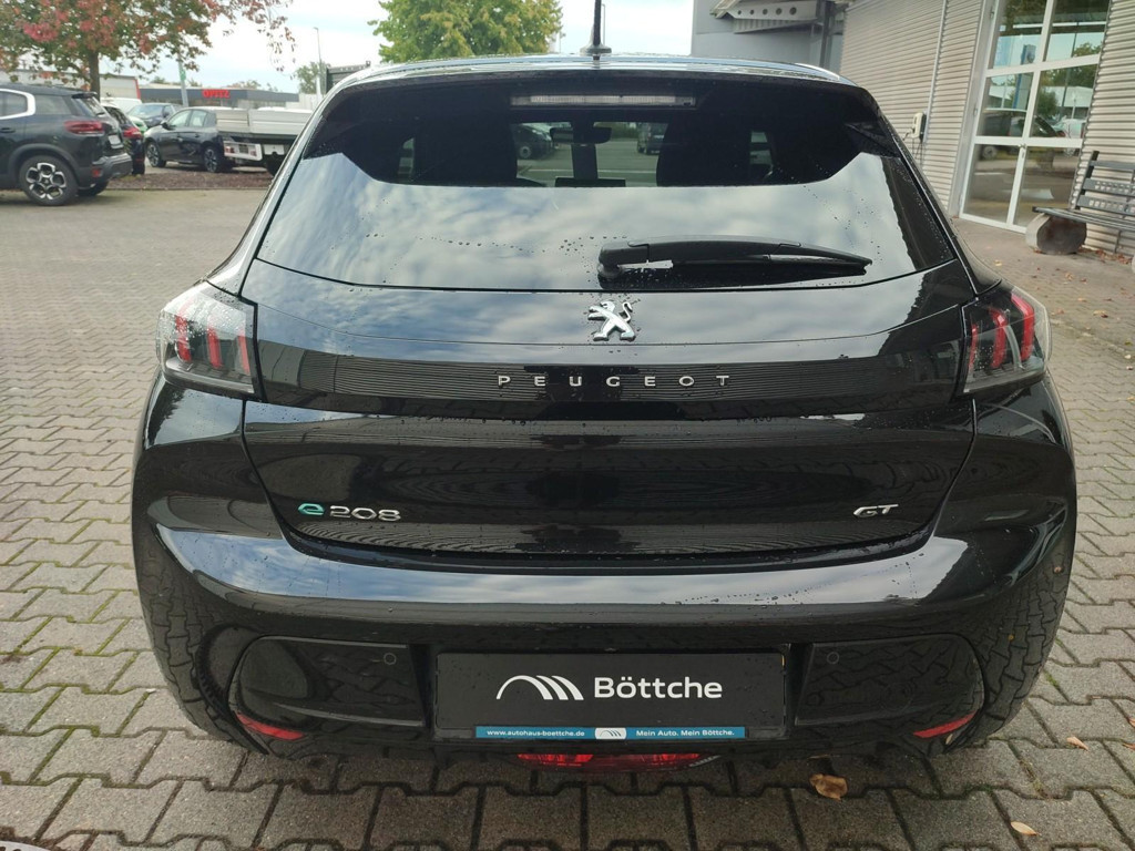 Peugeot e-208