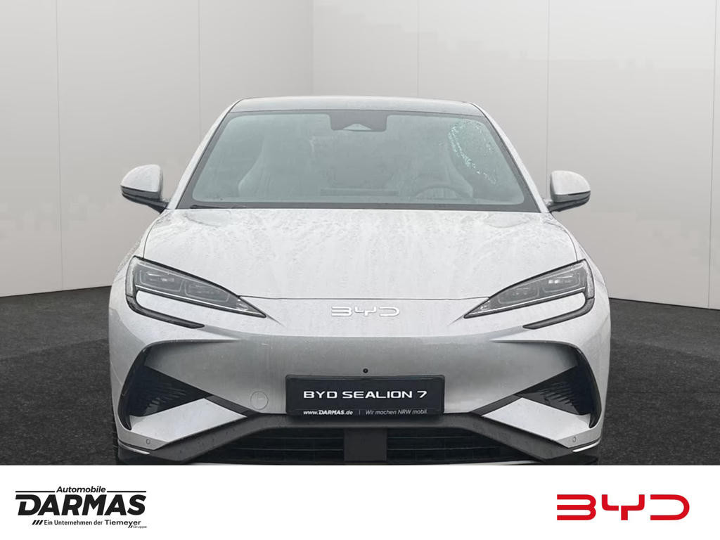 BYD Sealion 7