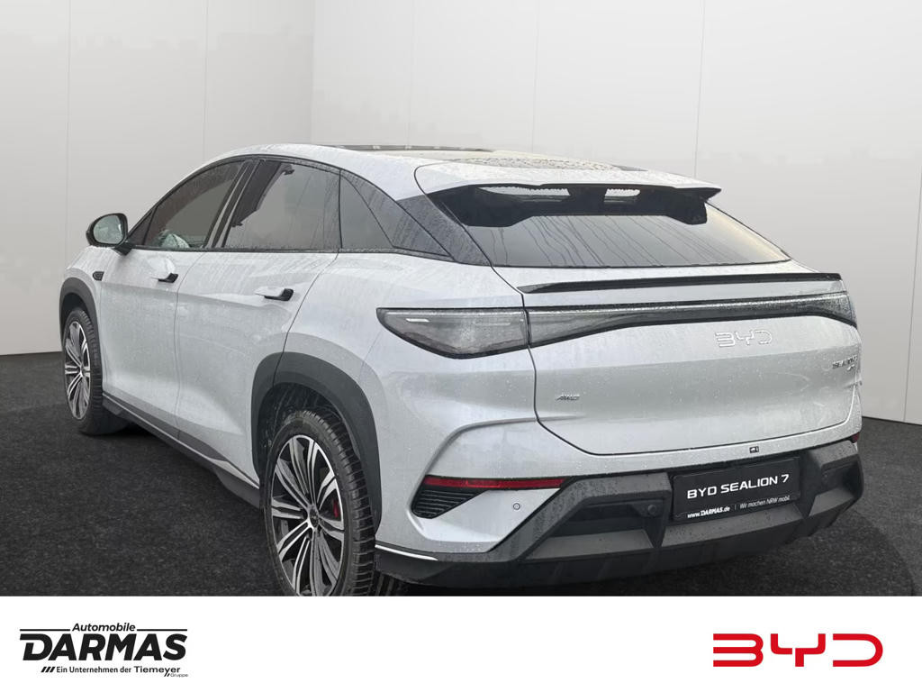 BYD Sealion 7