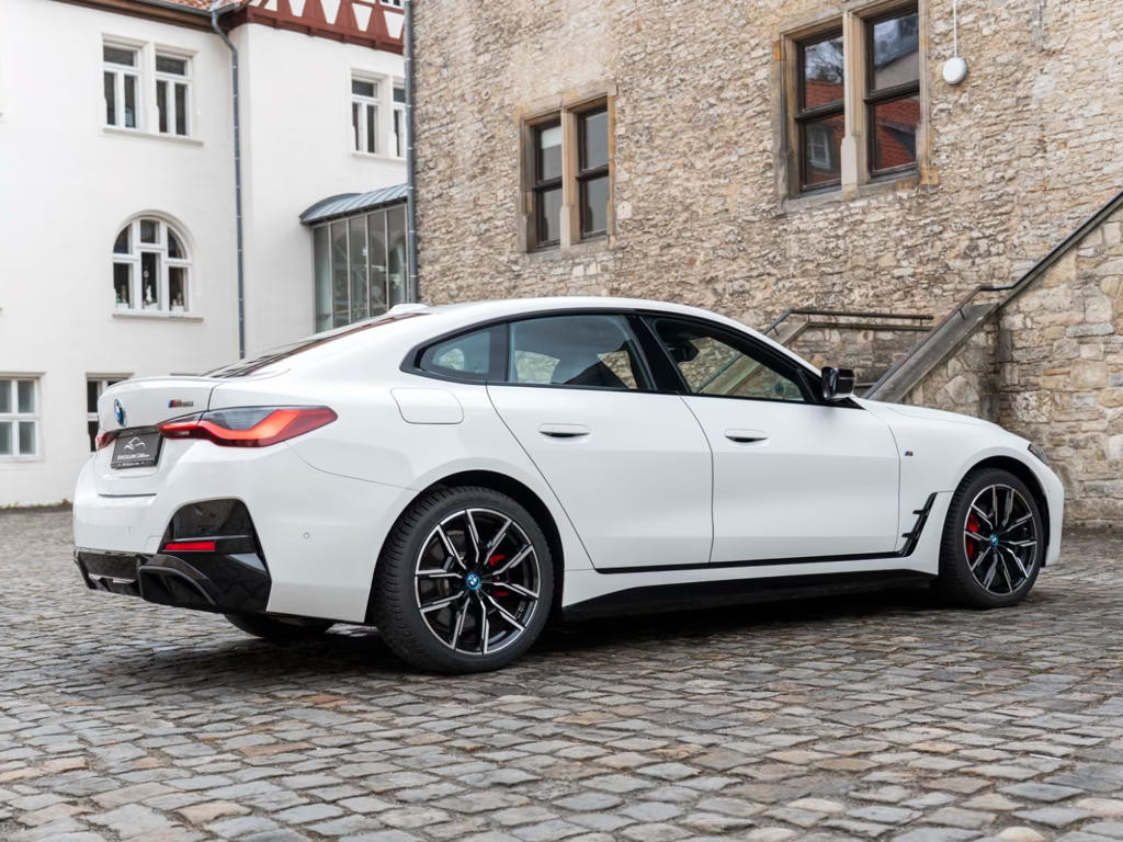 BMW i4