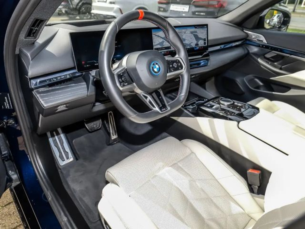BMW i5