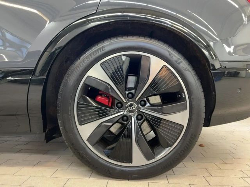 Audi SQ6 e-tron
