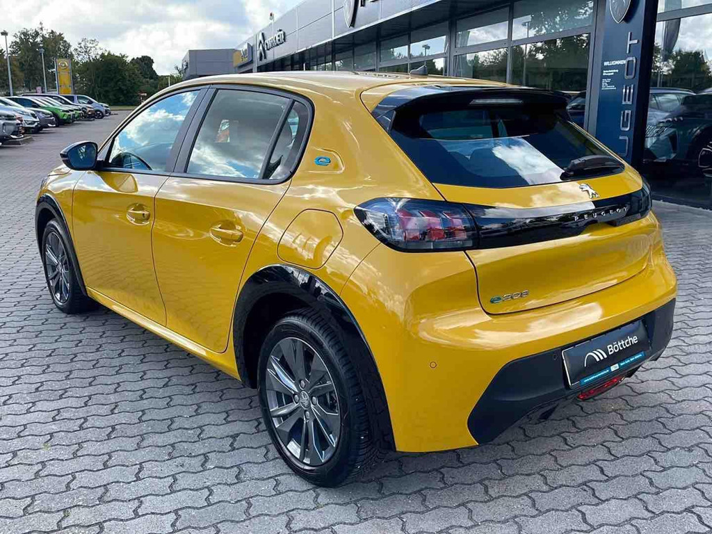 Peugeot e-208