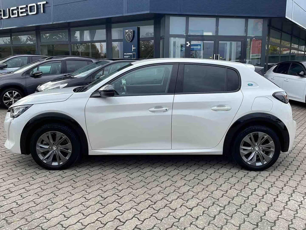 Peugeot e-208