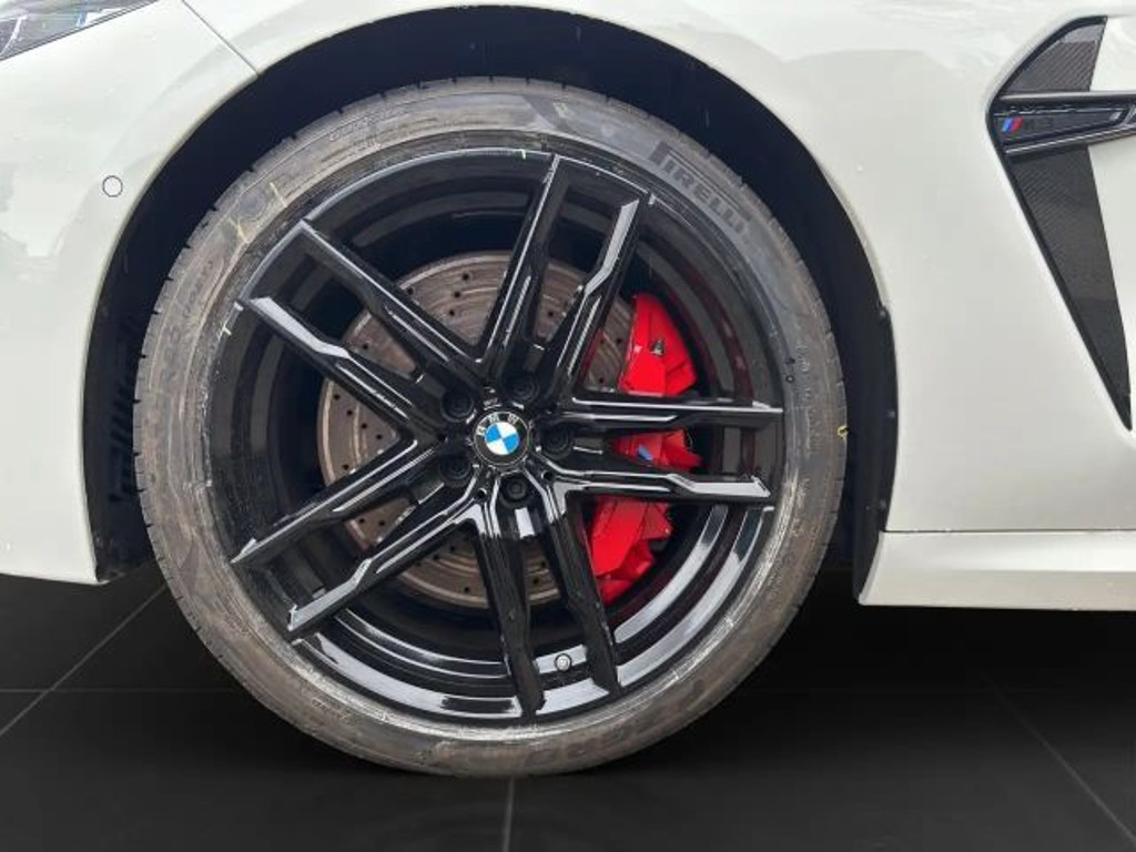BMW M8
