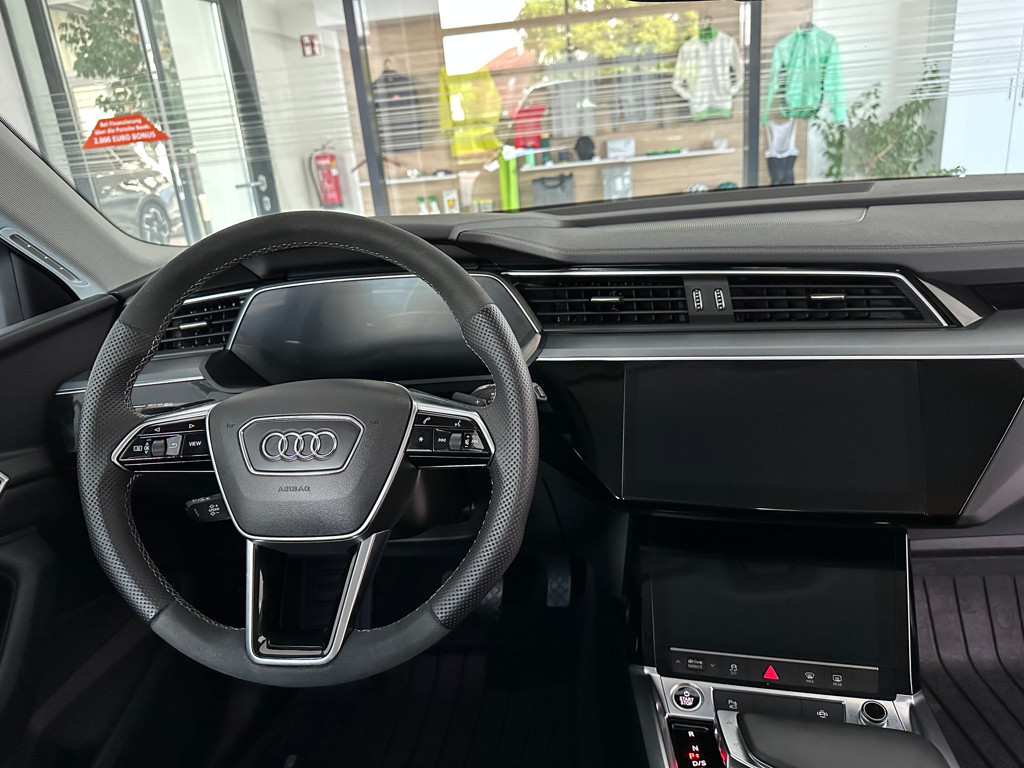 Audi e-tron