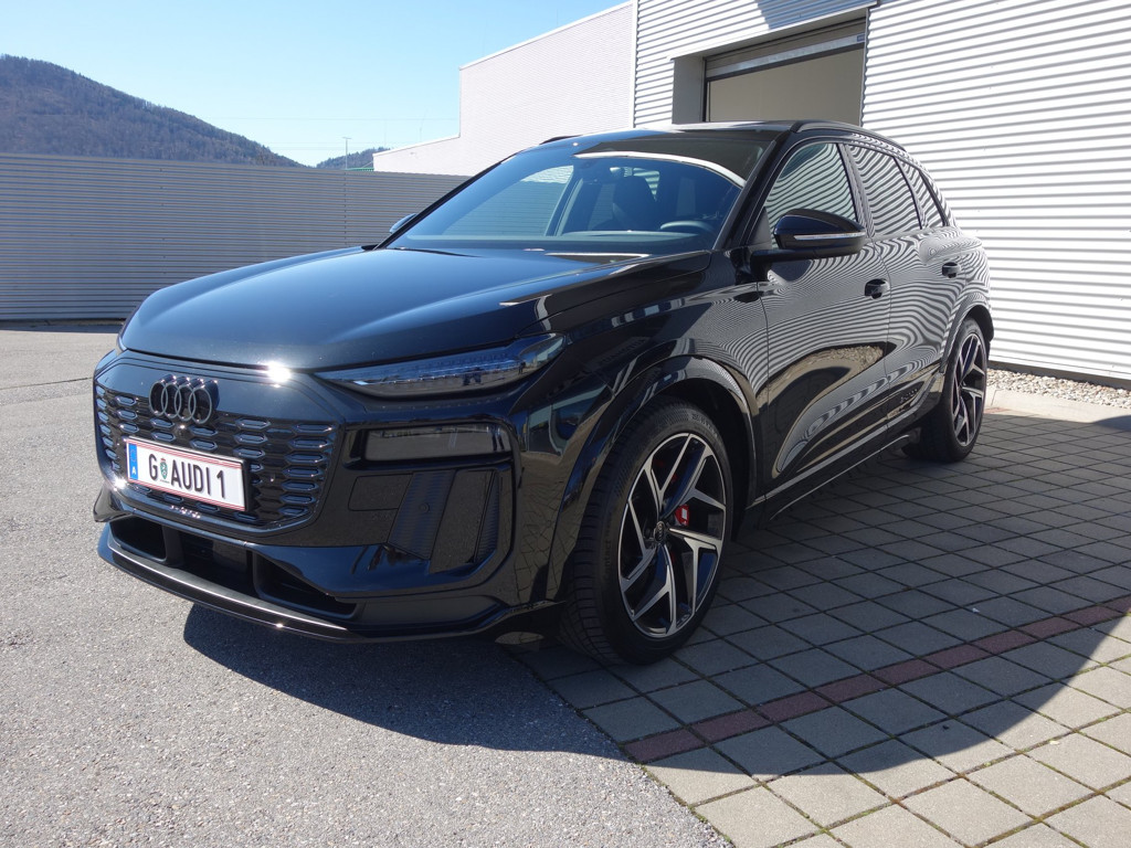 Audi SQ6 e-tron