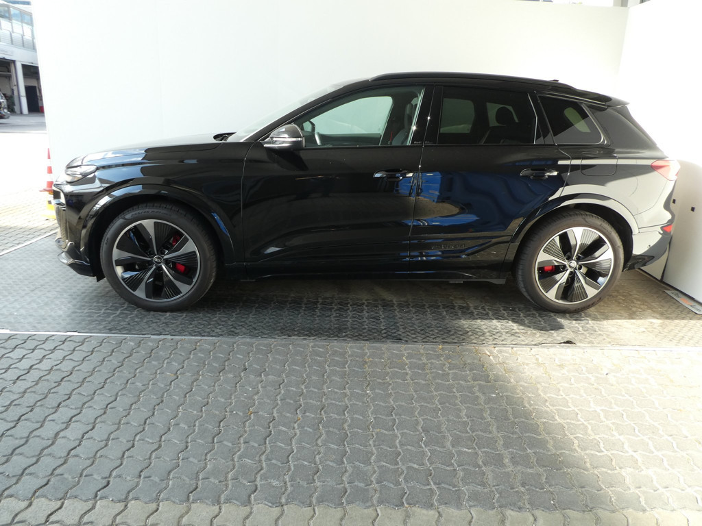 Audi SQ6 e-tron