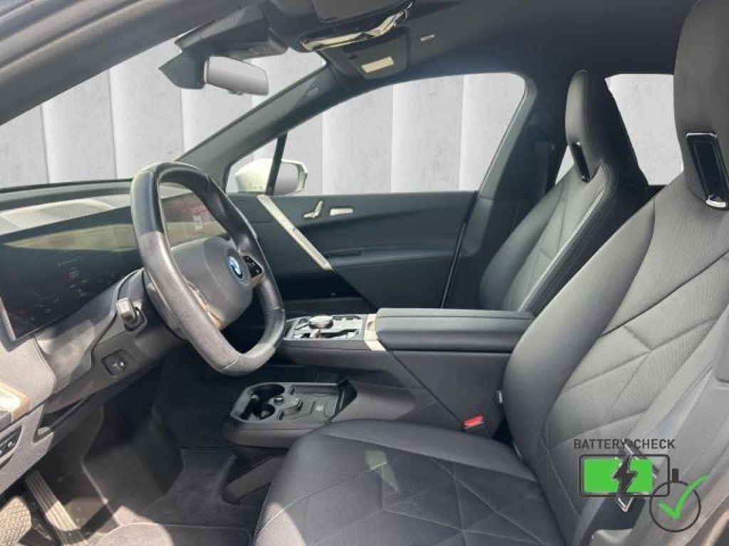 BMW iX