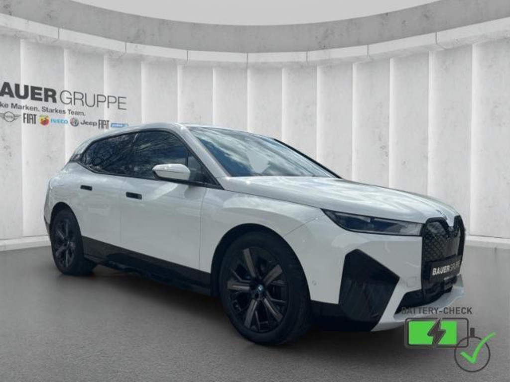 BMW iX