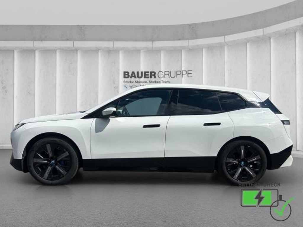 BMW iX