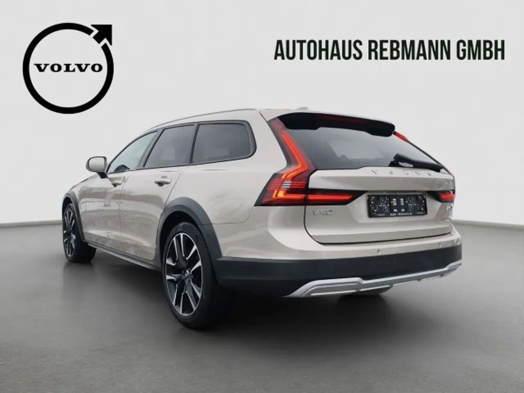 Volvo V90 Cross Country