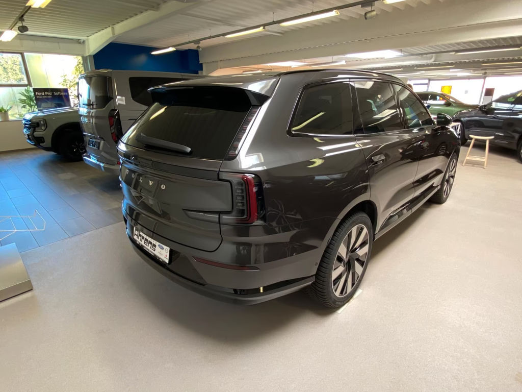 Volvo EX90