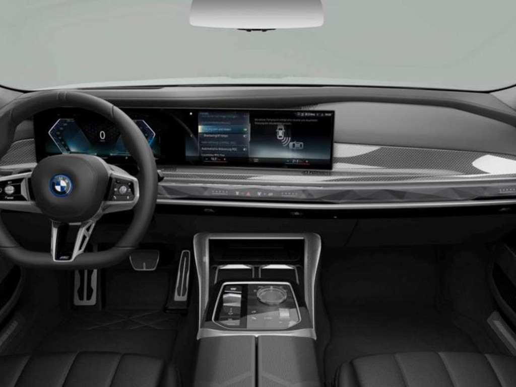 BMW i7
