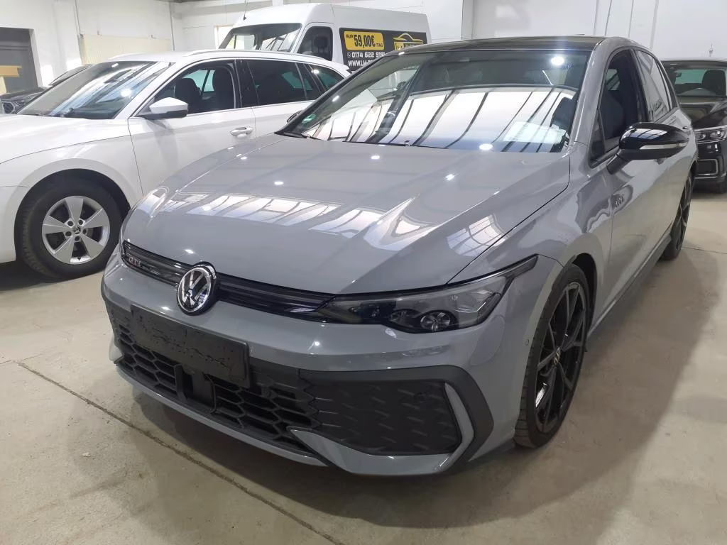 Volkswagen Golf 2025 Benzine