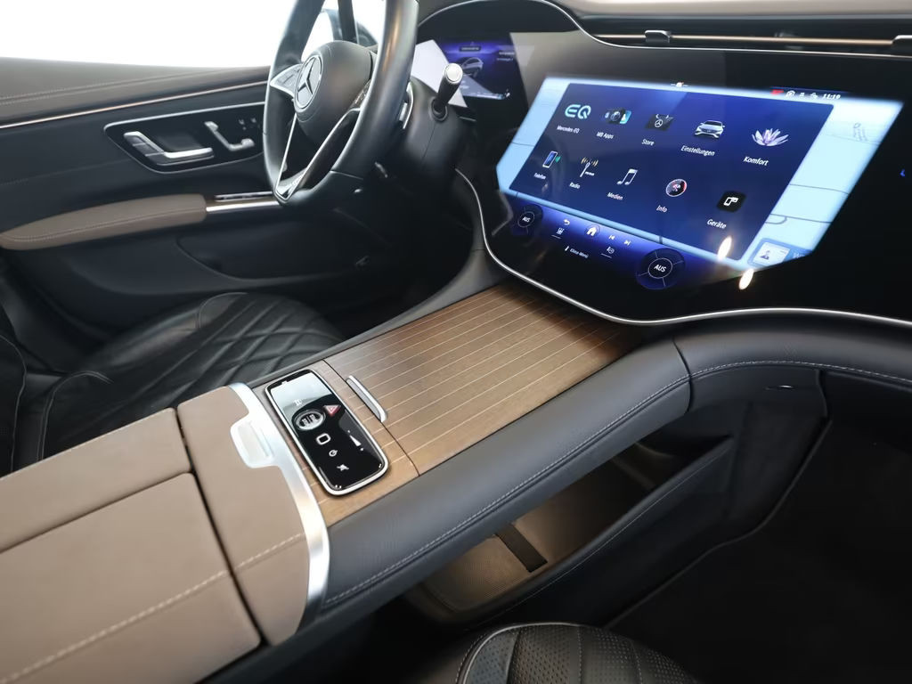 Mercedes-Benz EQS