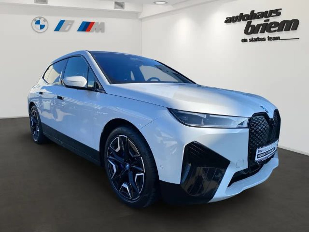 BMW iX