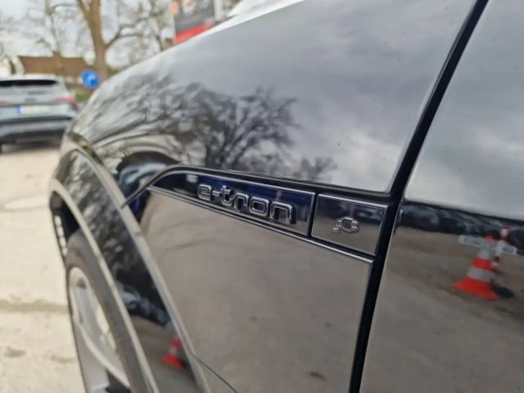 Audi SQ8 e-tron