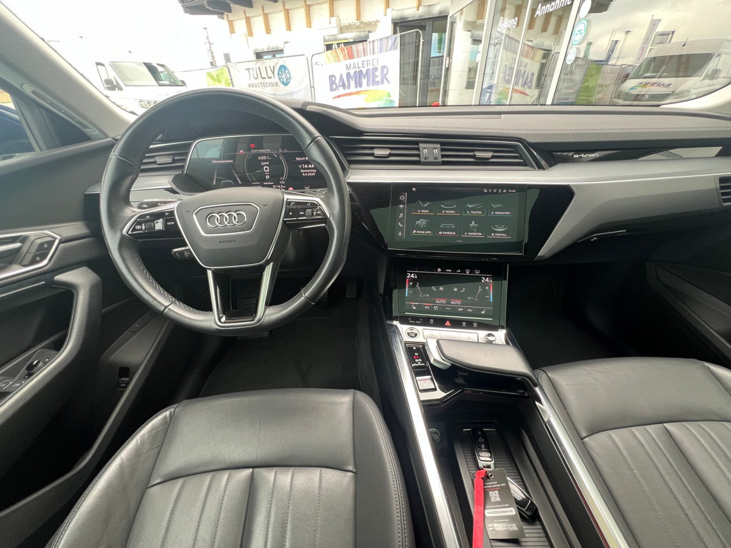 Audi e-tron