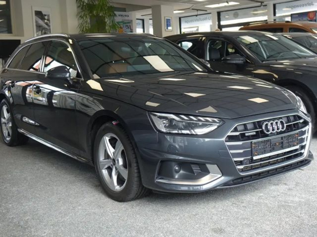Audi A4 2022 Benzine