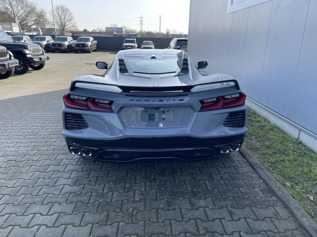 Corvette C8