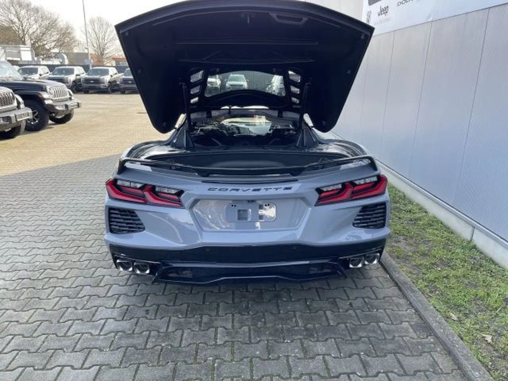 Corvette C8