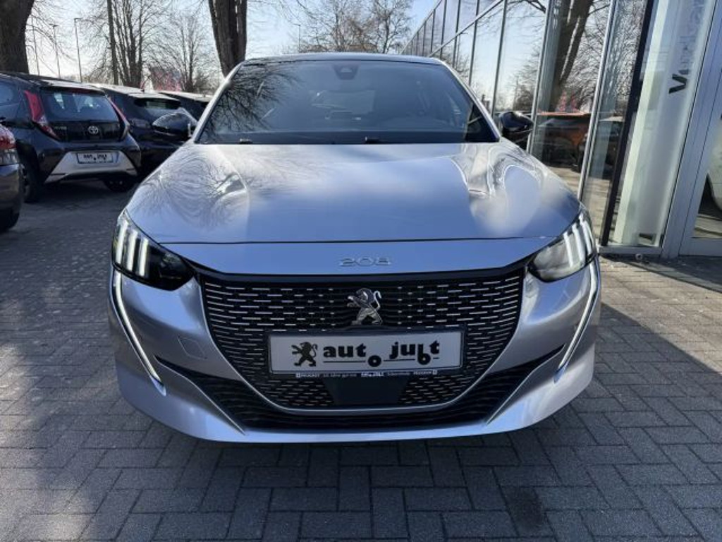Peugeot e-208