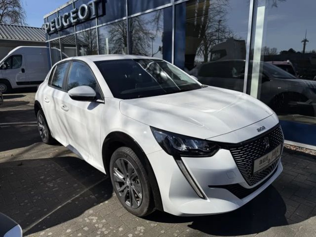 Peugeot e-208