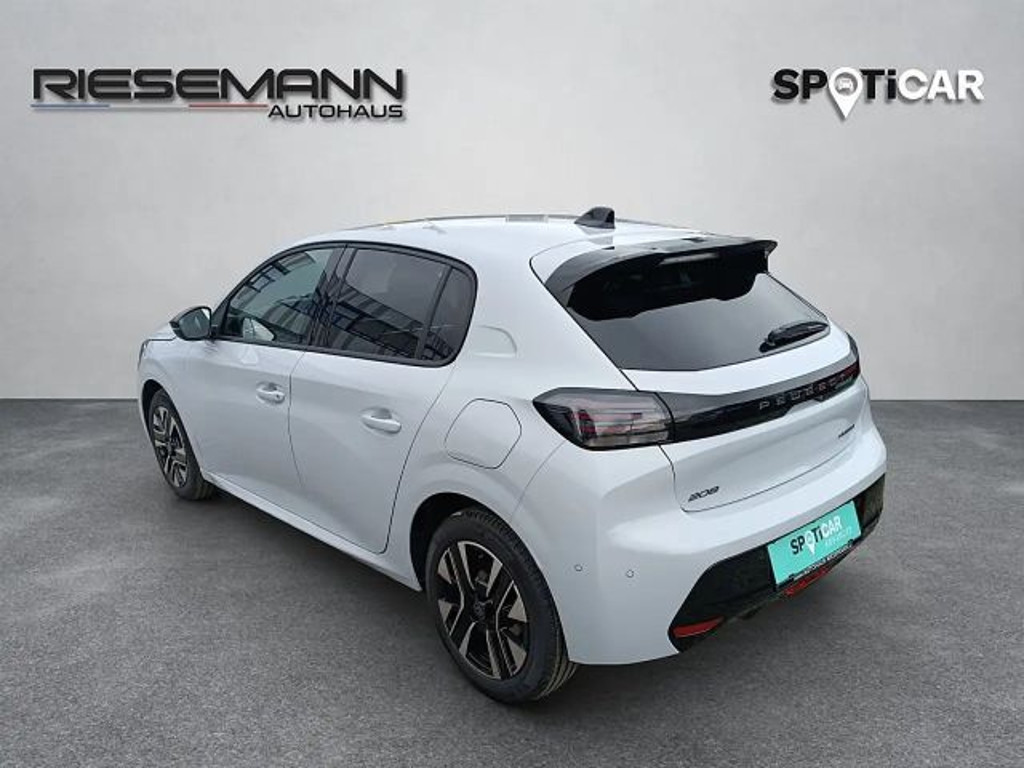 Peugeot e-208