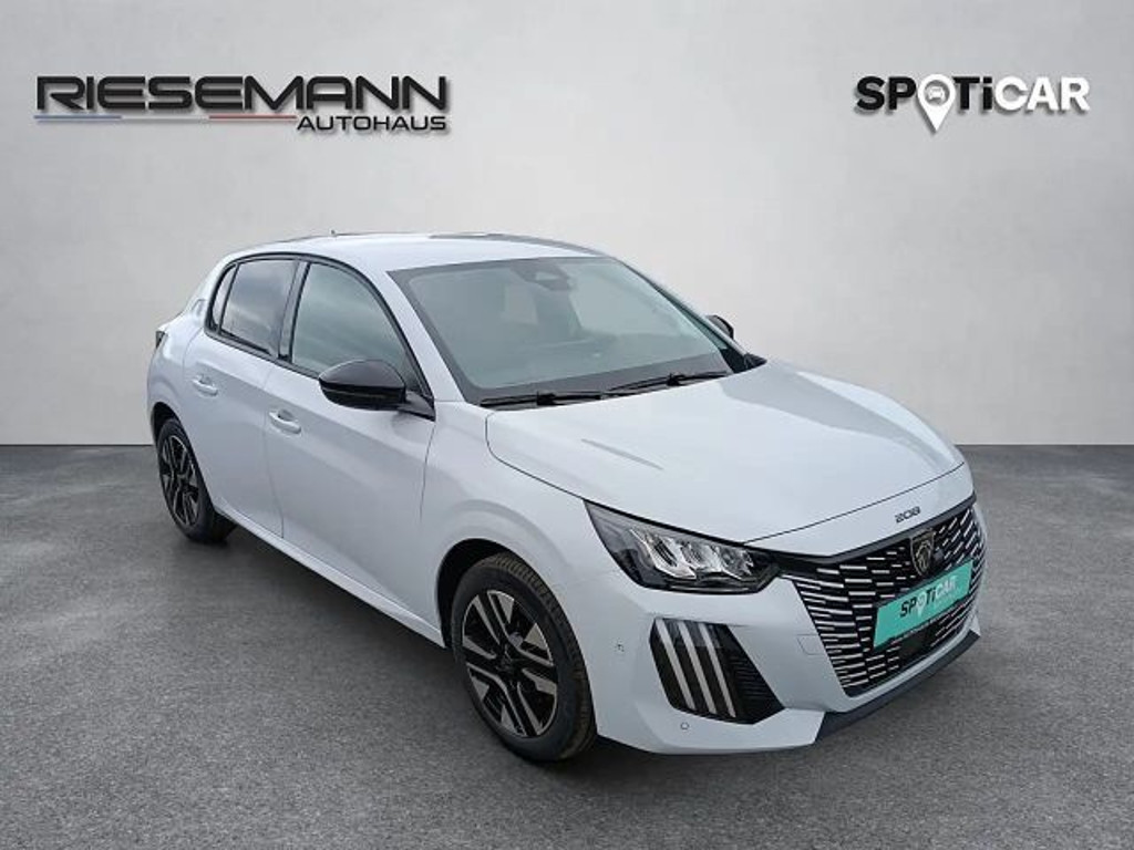 Peugeot e-208